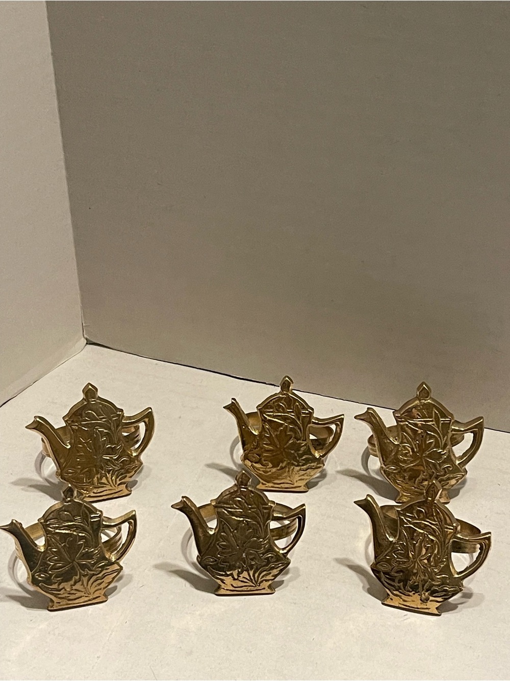 Vintage Brass Napkin Ring Set - Elegant Floral Design, Set of 6